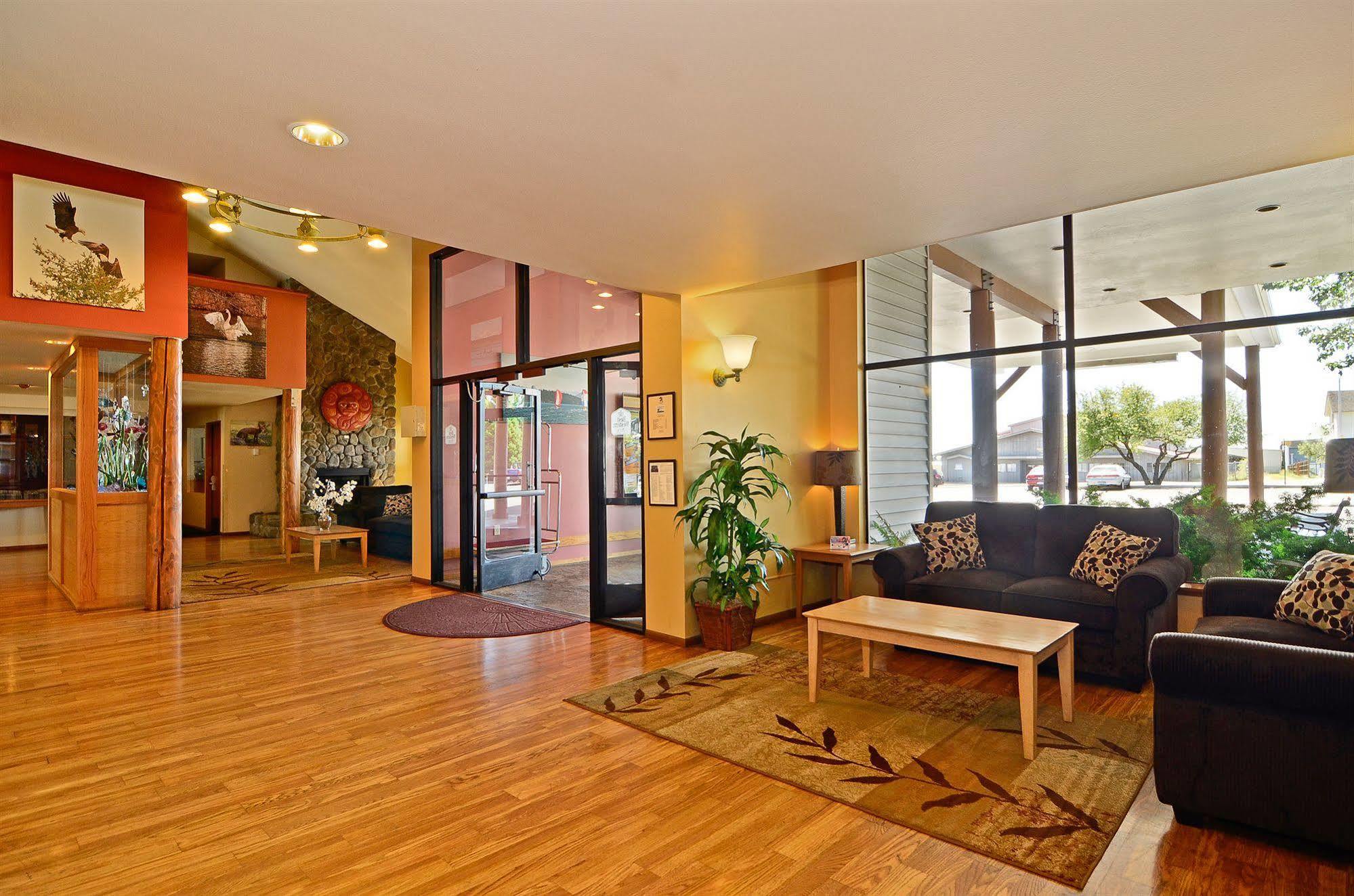 Friday Harbor Suites Interior photo
