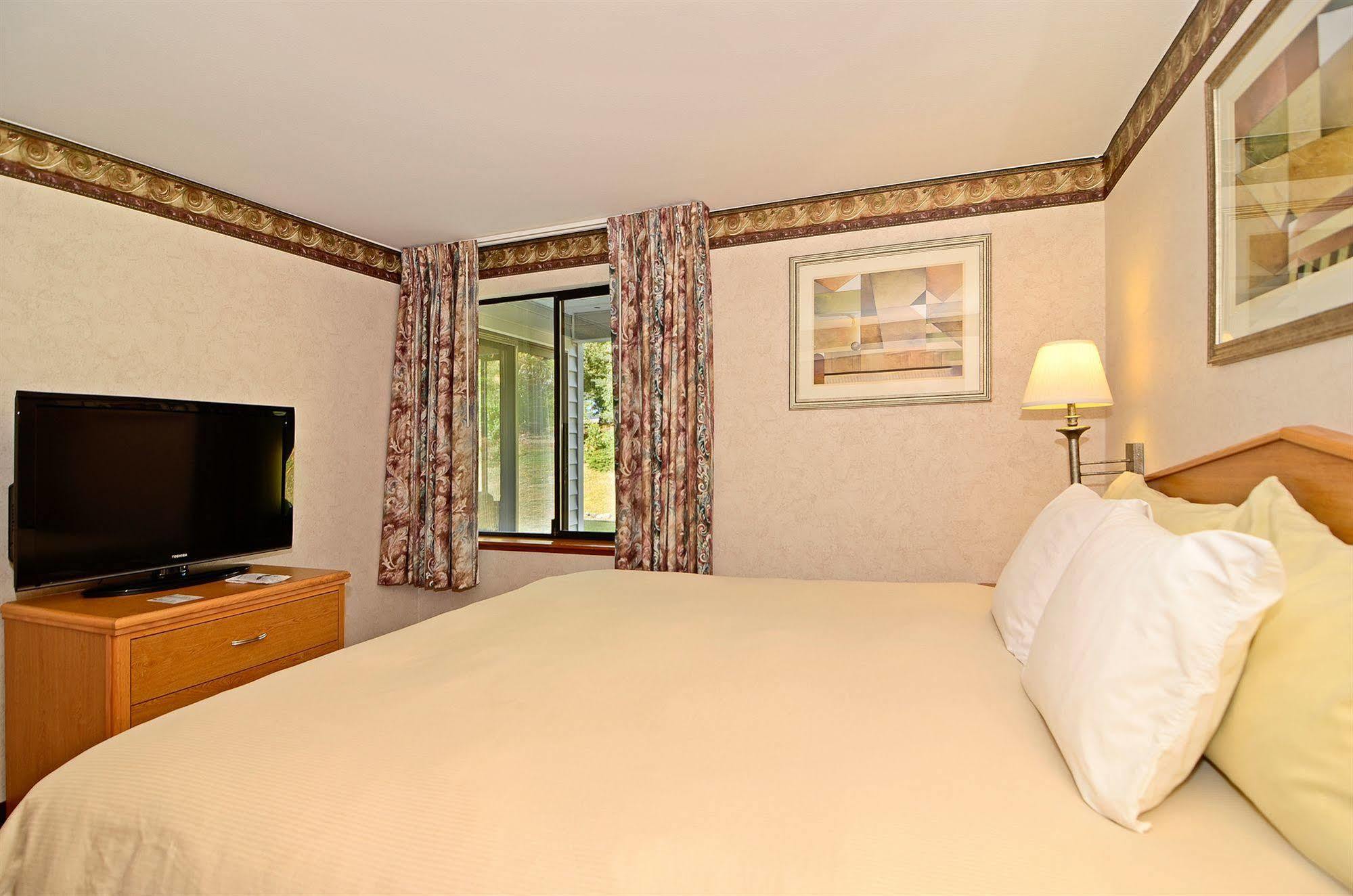 Friday Harbor Suites Room photo