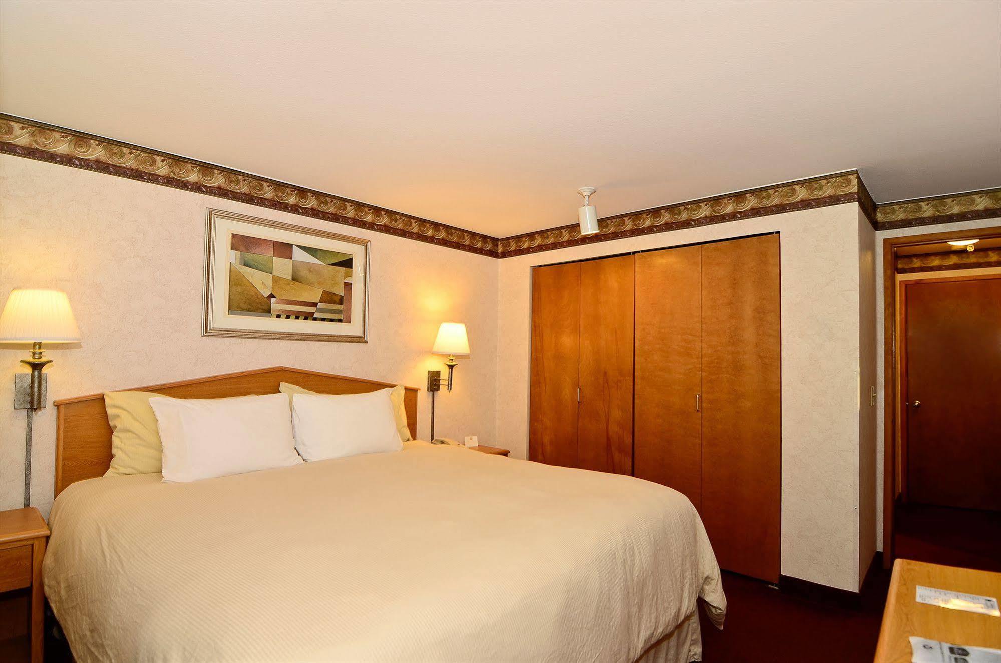Friday Harbor Suites Room photo
