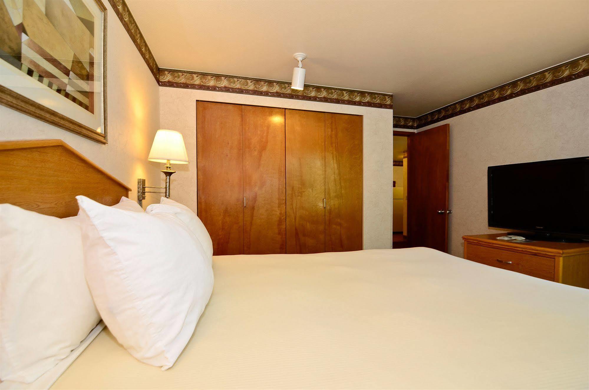 Friday Harbor Suites Room photo