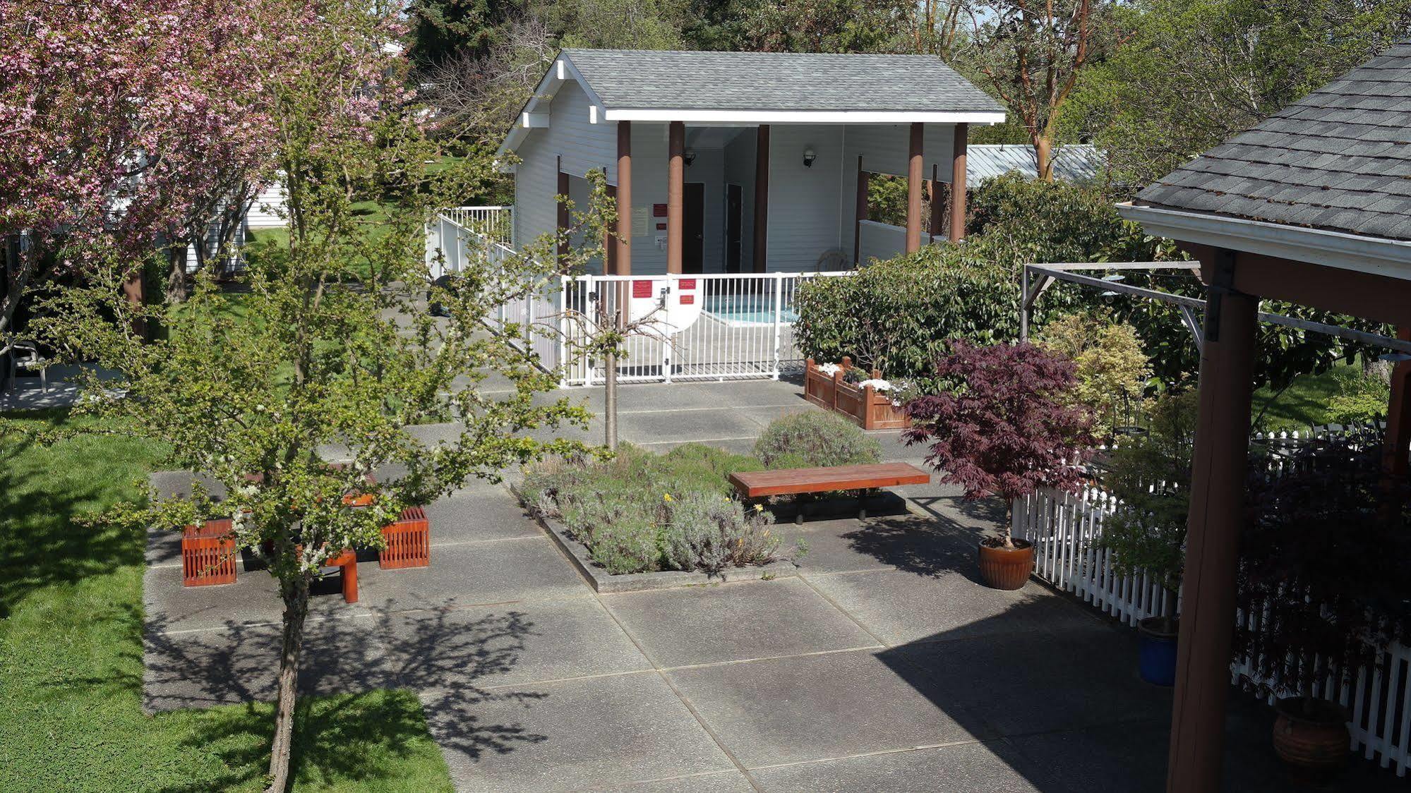 Friday Harbor Suites Exterior photo